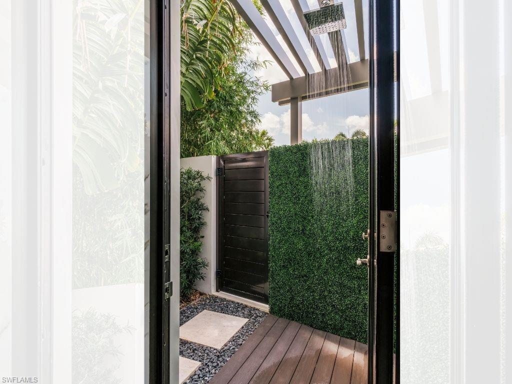 QUAIL WEST - Residential