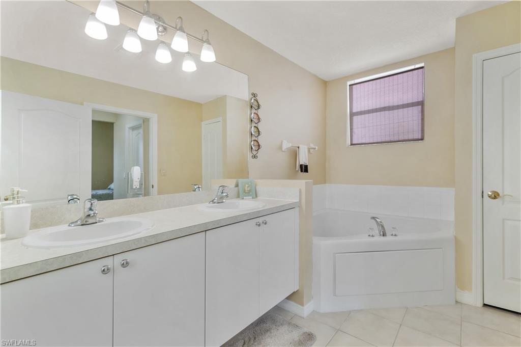 CORAL LAKES - Residential