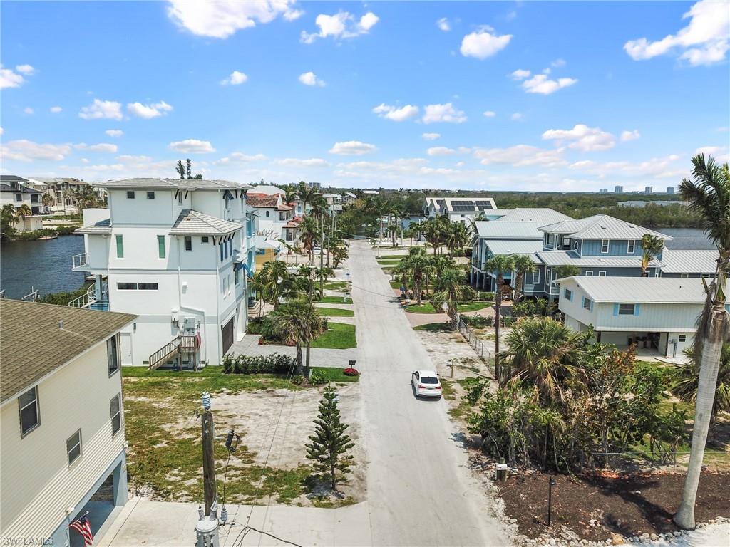 BONITA BEACH - Land