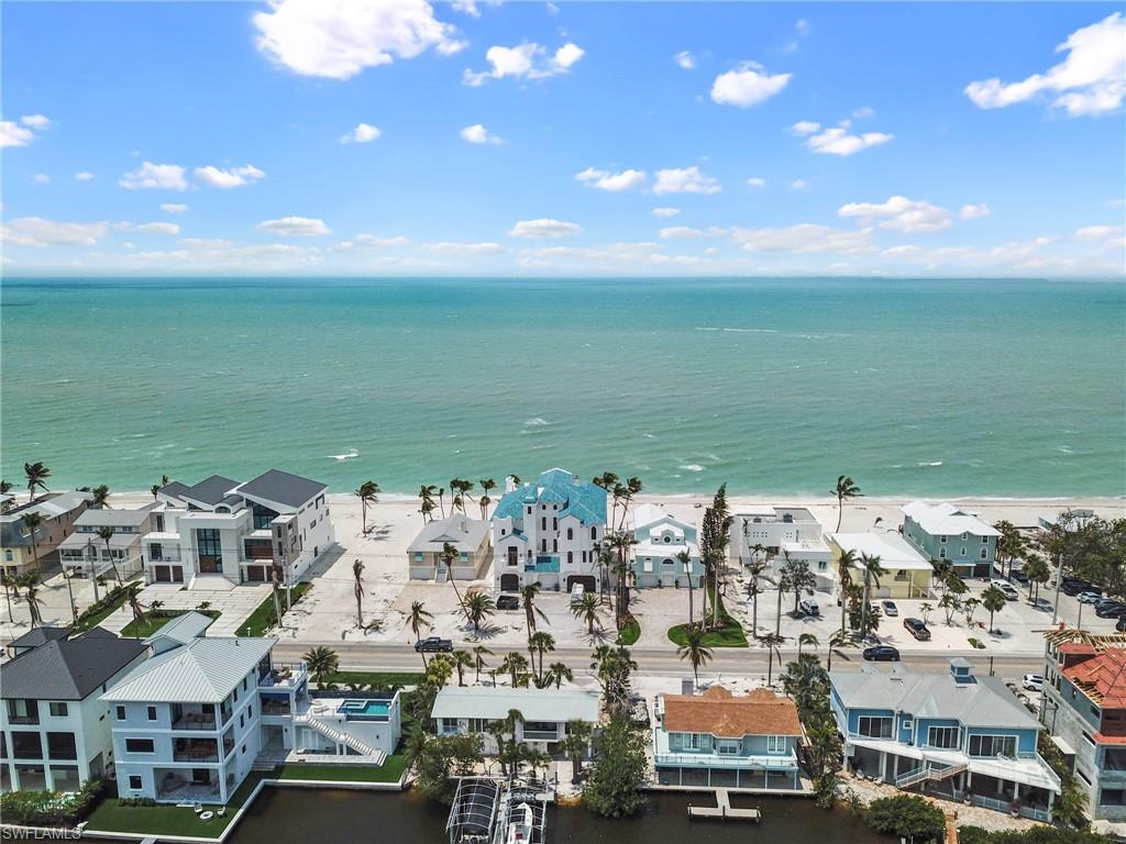 BONITA BEACH - Land