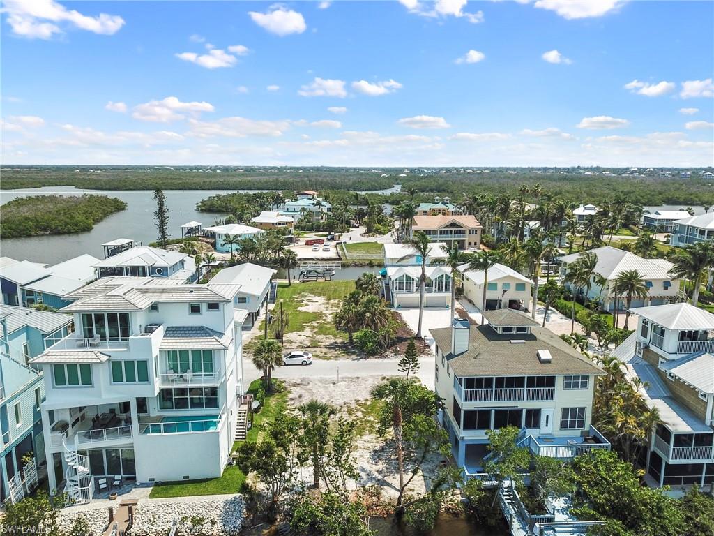 BONITA BEACH - Land
