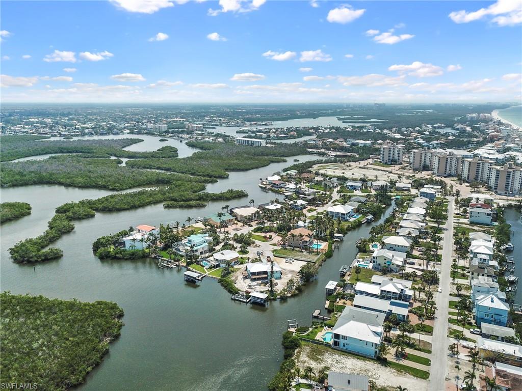 BONITA BEACH - Land