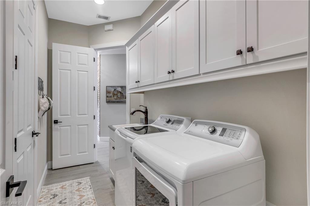 RIVERSIDE AVENUE VILLAS - Residential