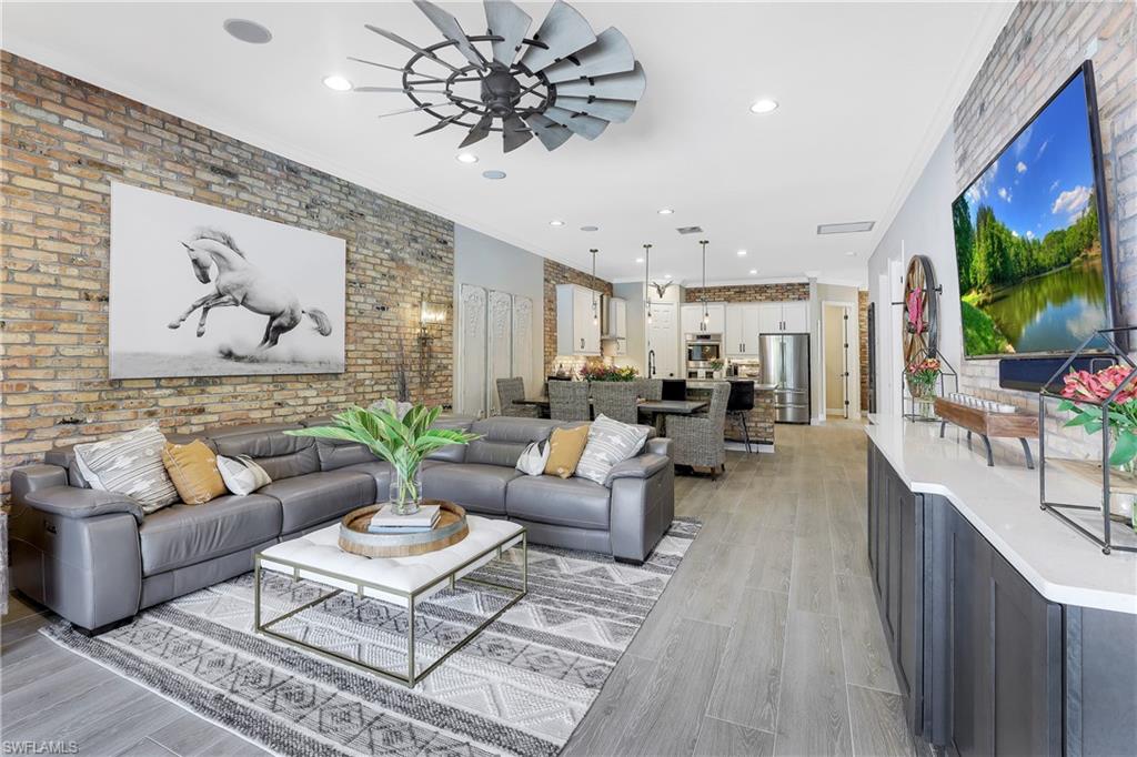 RIVERSIDE AVENUE VILLAS - Residential