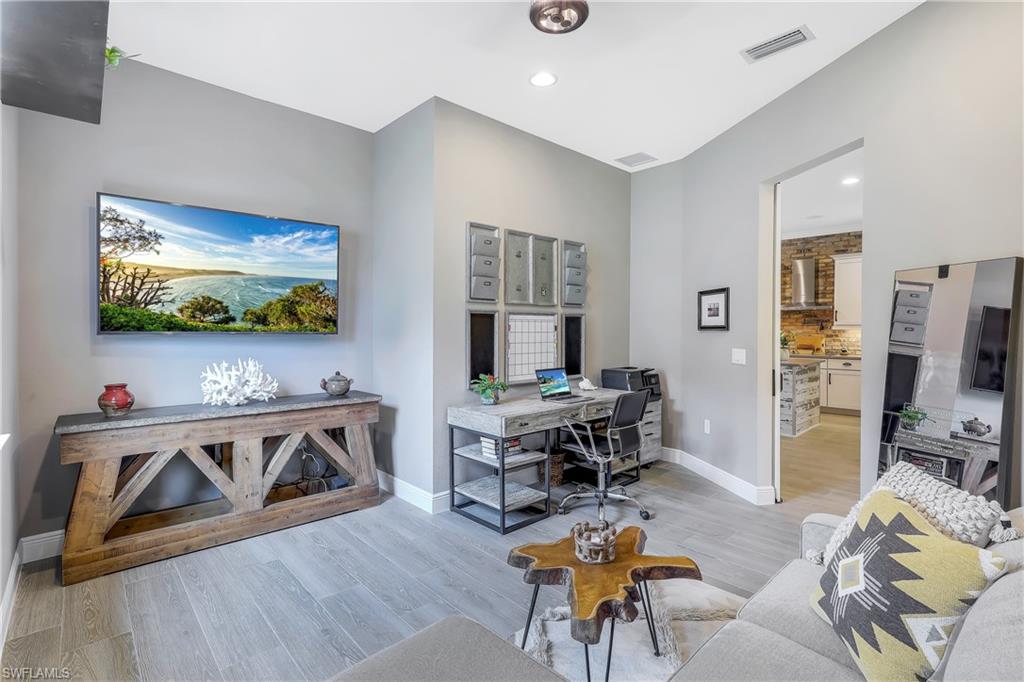 RIVERSIDE AVENUE VILLAS - Residential