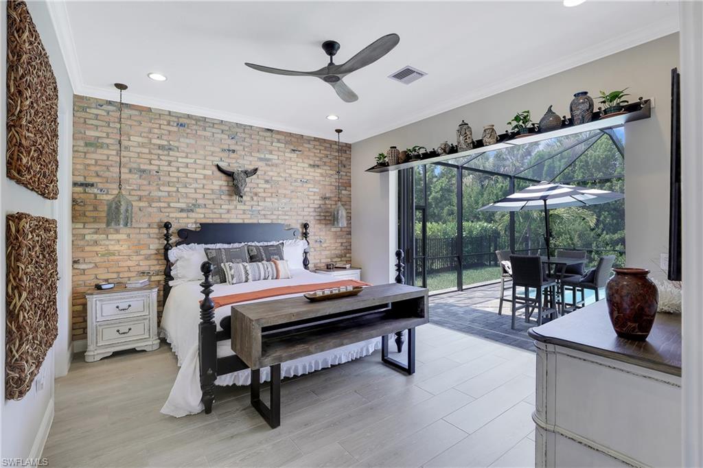 RIVERSIDE AVENUE VILLAS - Residential