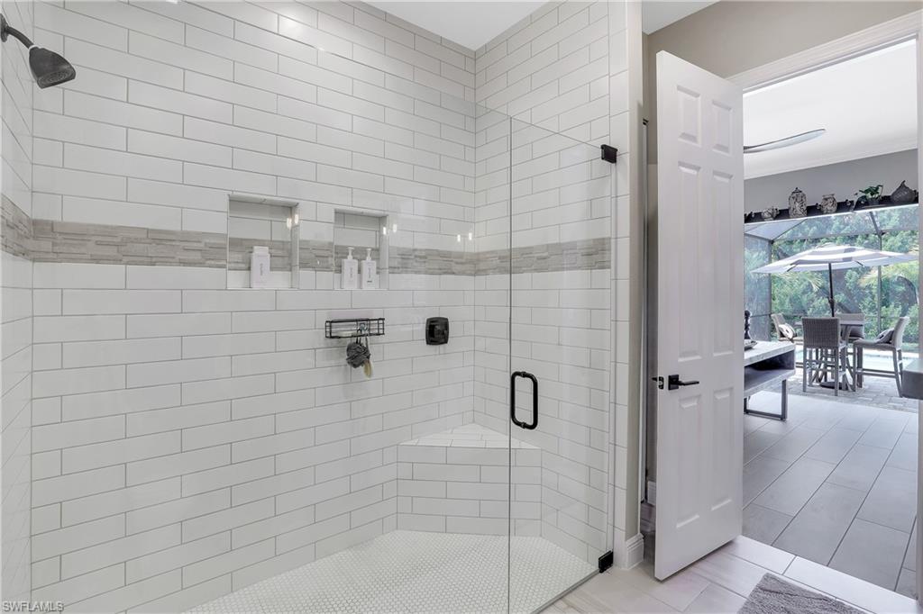RIVERSIDE AVENUE VILLAS - Residential