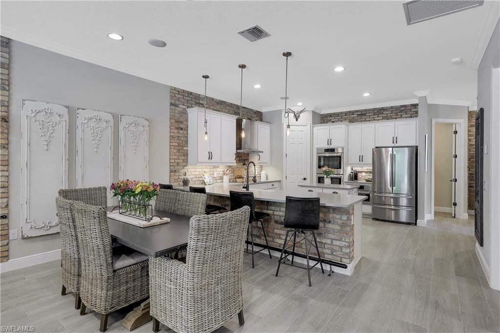 RIVERSIDE AVENUE VILLAS - Residential