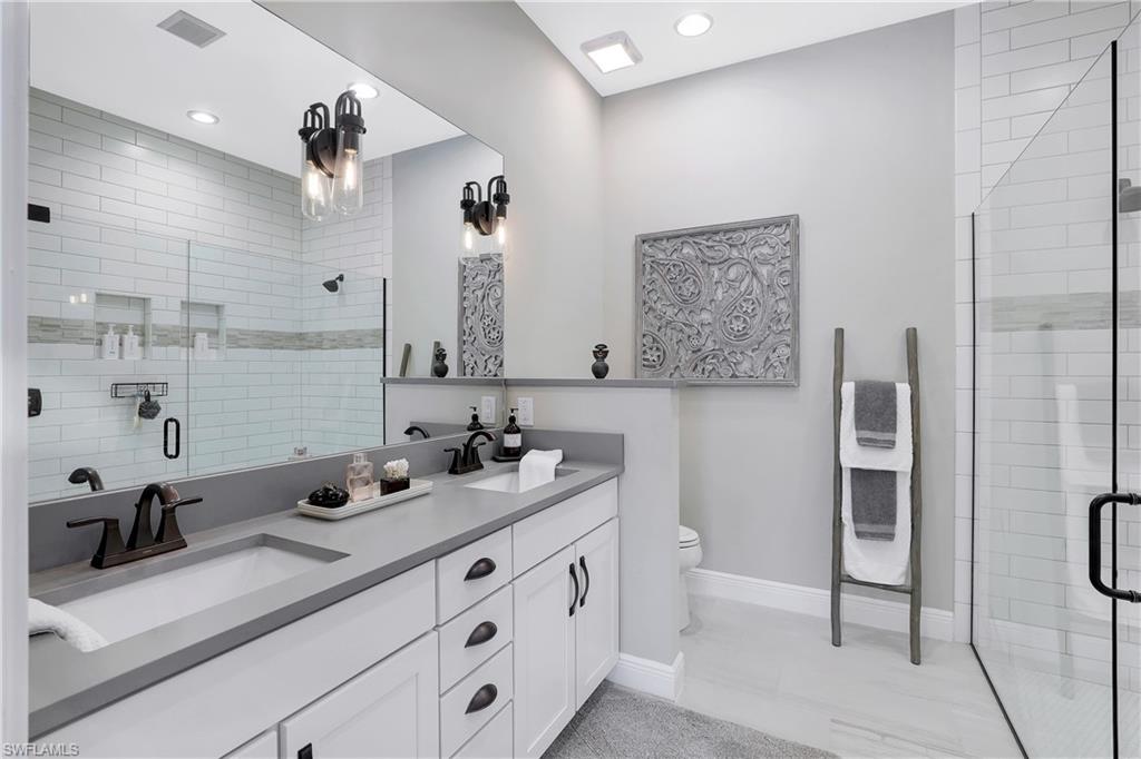 RIVERSIDE AVENUE VILLAS - Residential
