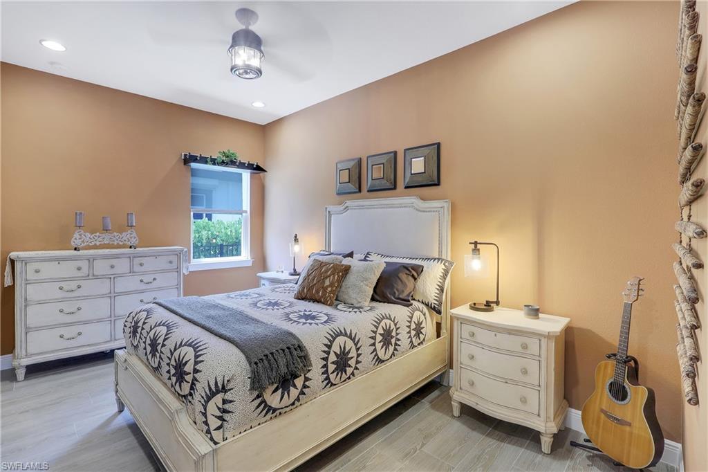 RIVERSIDE AVENUE VILLAS - Residential
