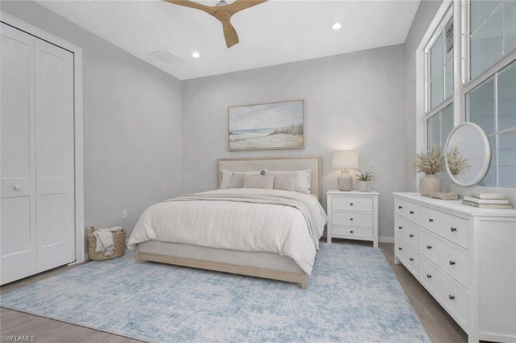 NAPLES VILLAS - Residential Income