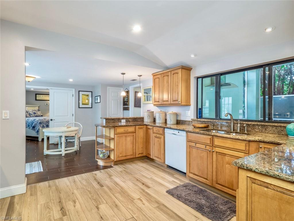 COCONUT GROVE - Residential