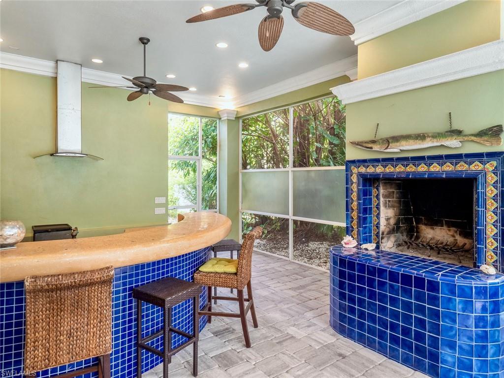 COCONUT GROVE - Residential
