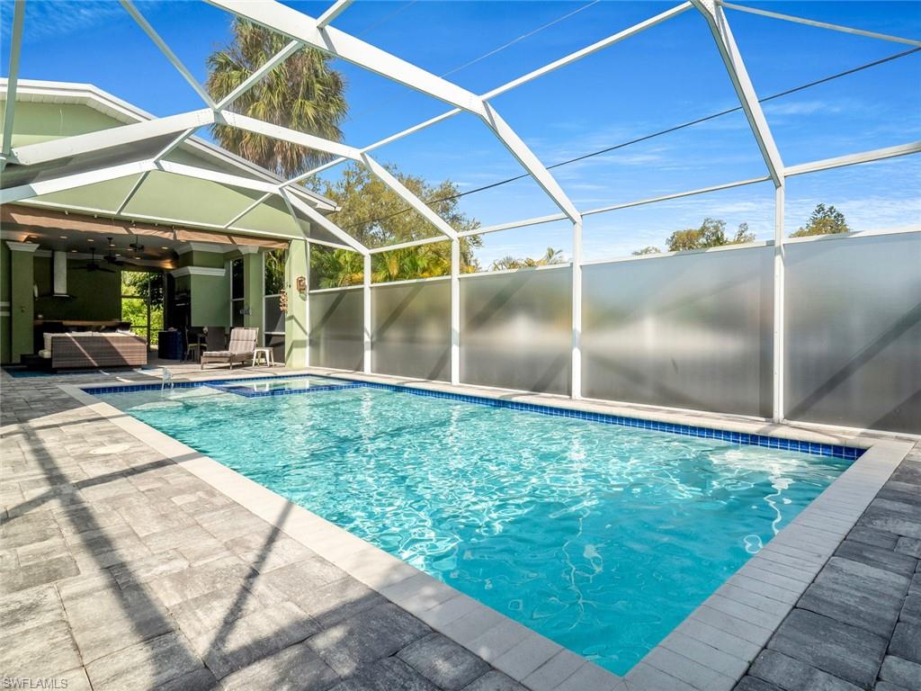 COCONUT GROVE - Residential