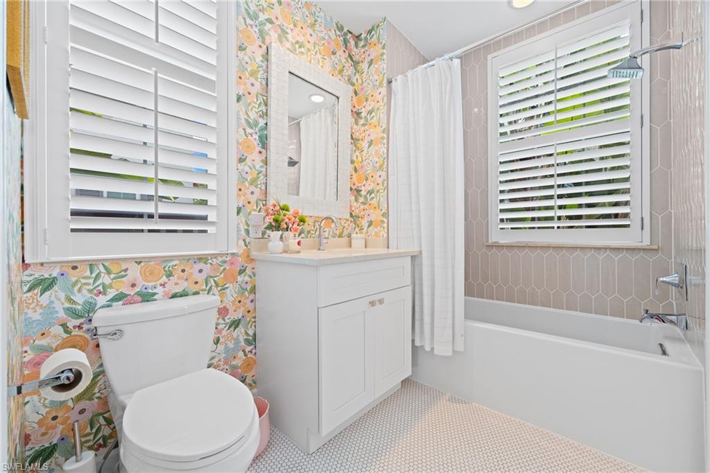 COLONADE - Residential Lease