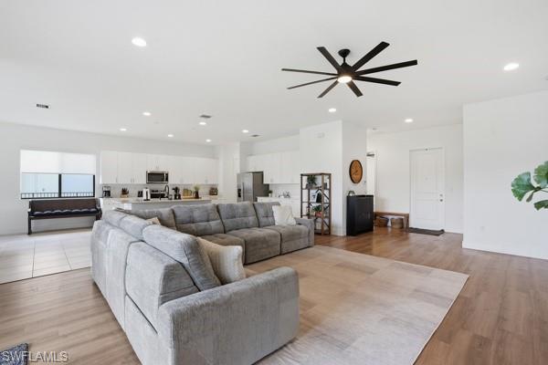 MAPLE RIDGE - Residential