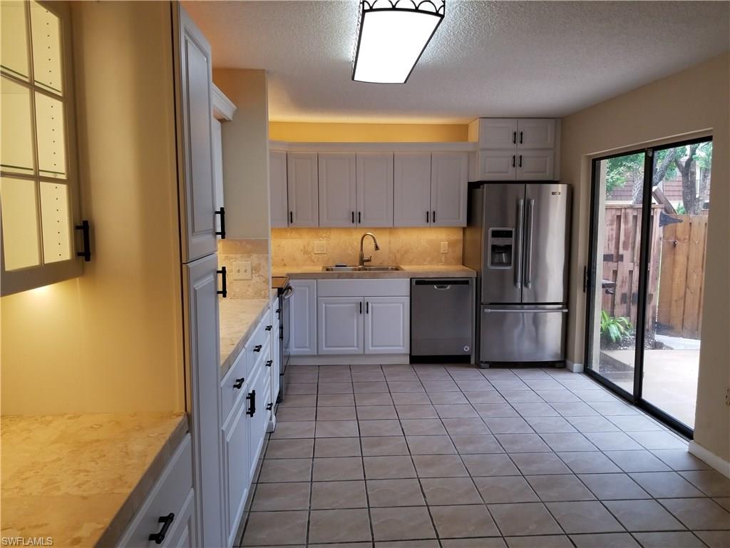 VILLAGE OF CEDARBEND - Residential