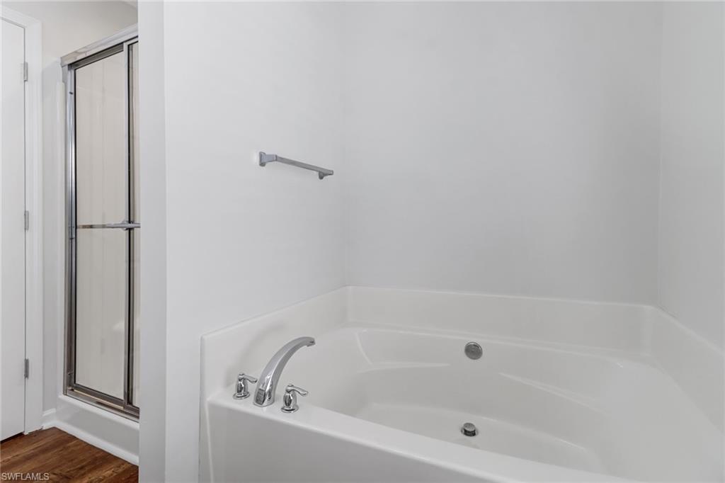 LEAWOOD LAKES - Residential