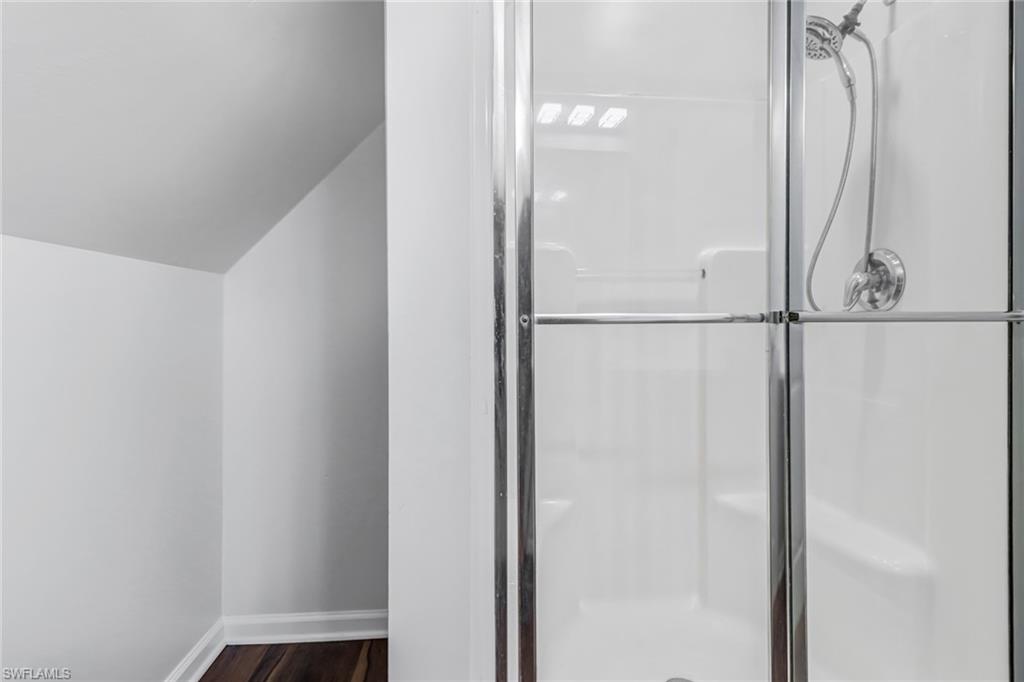 LEAWOOD LAKES - Residential