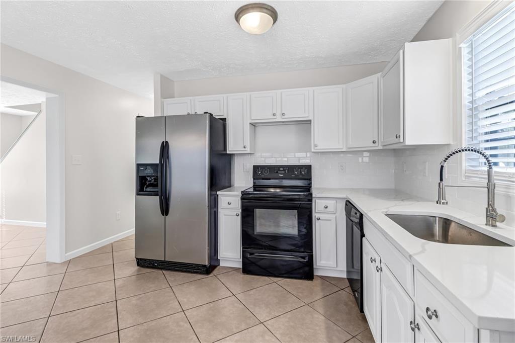 LEAWOOD LAKES - Residential