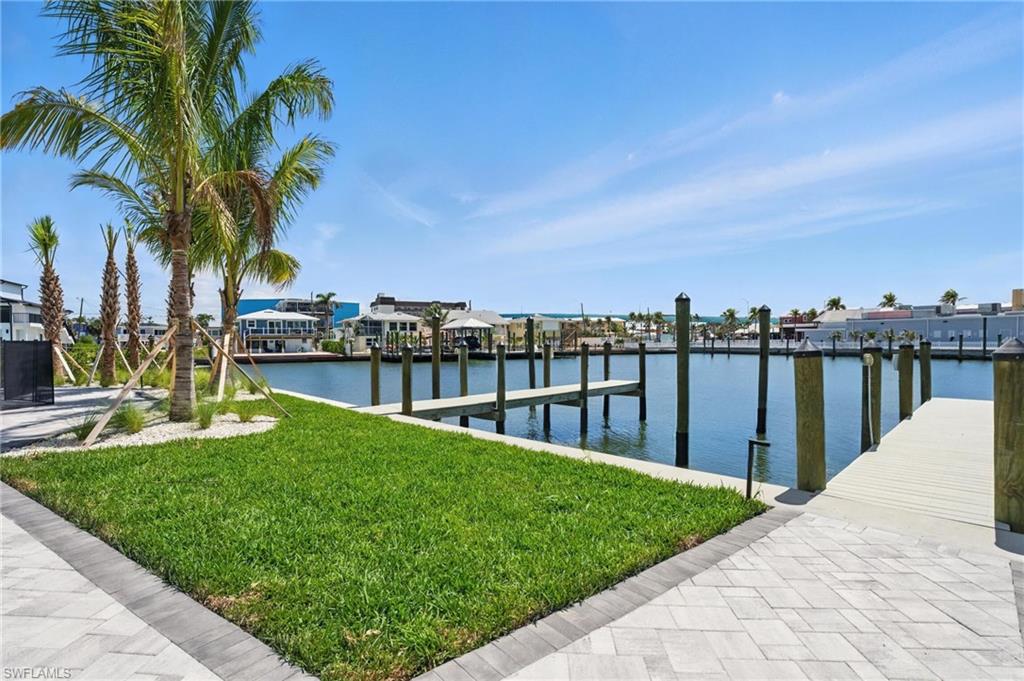 ISLAND SHORES - Residential
