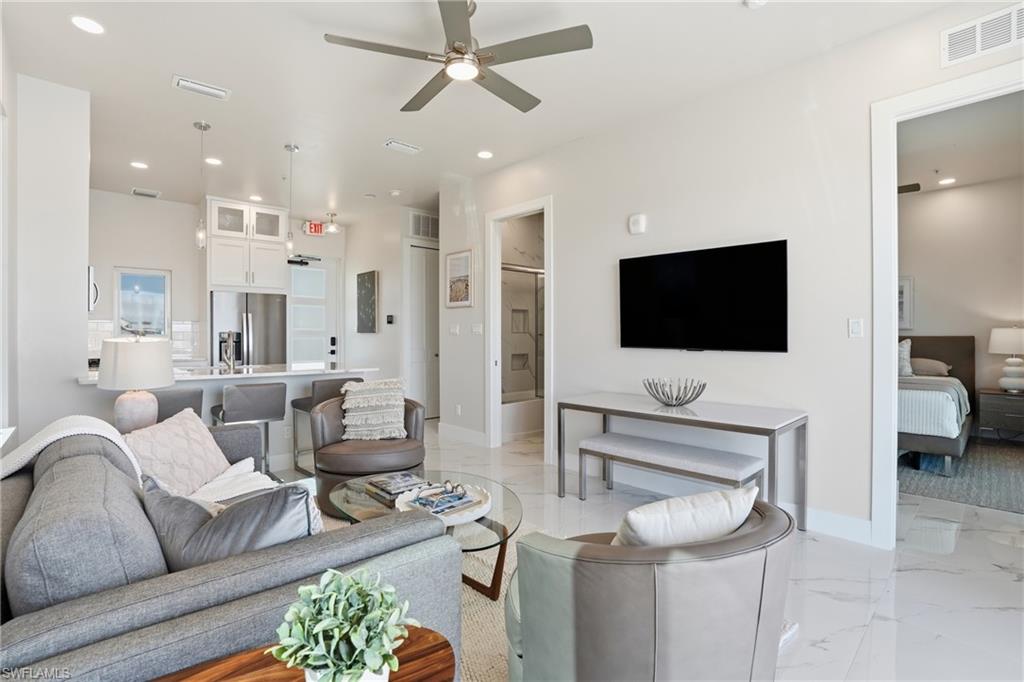 ISLAND SHORES - Residential