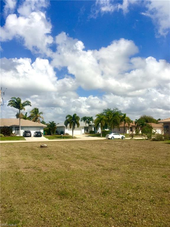 Fantastic opportunity to build your "Island Dream Home".  Close to beaches, schools, shopping and more.  Surrounded by beautiful homes this lot is located in a great location.