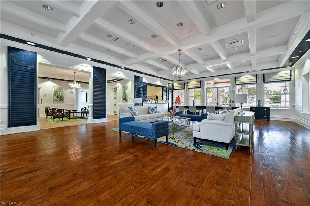 COUNTRY CLUB - Residential