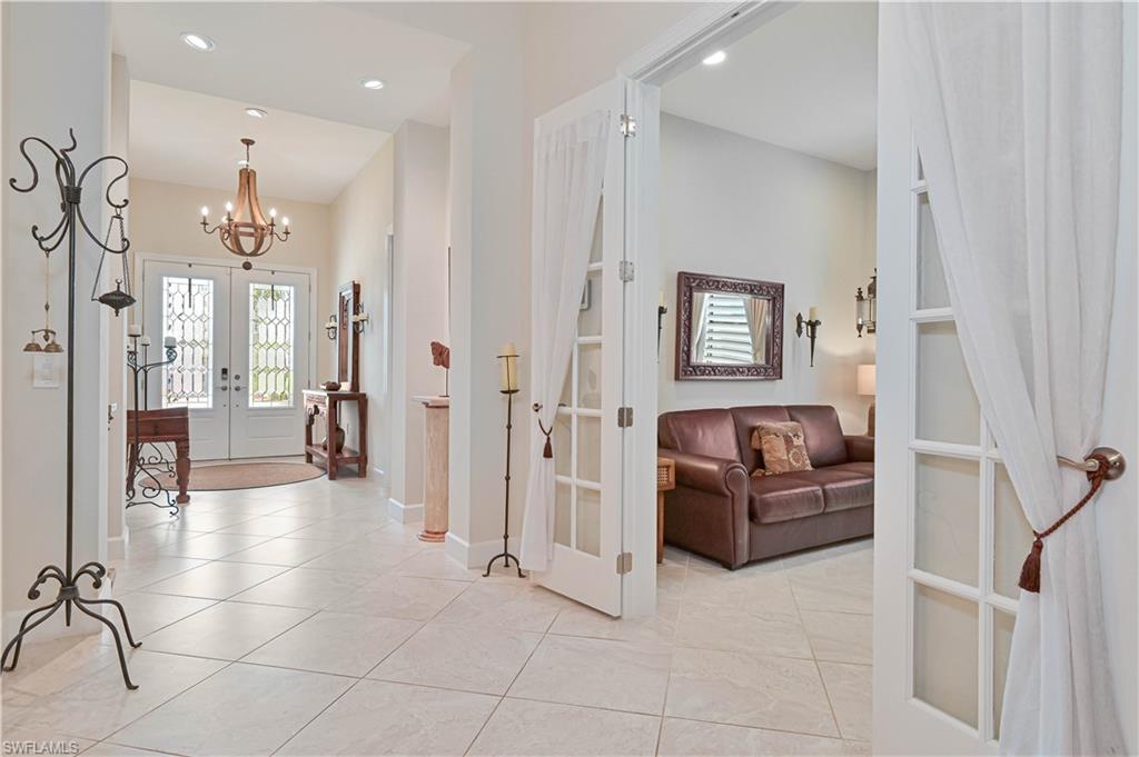 COUNTRY CLUB - Residential