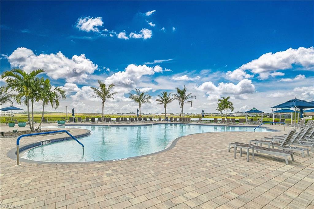 COUNTRY CLUB - Residential