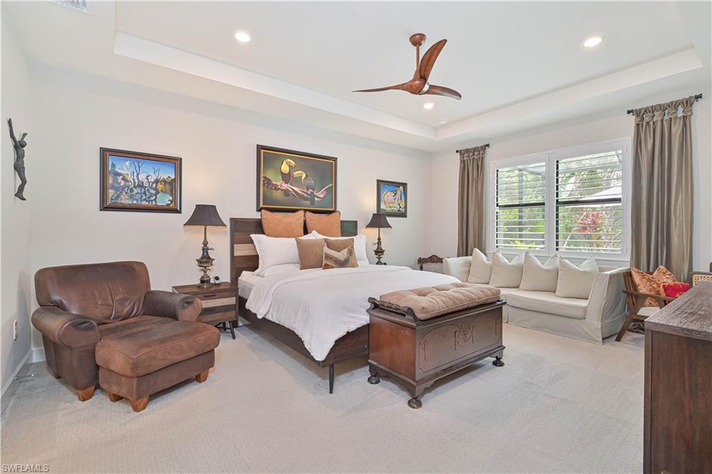 COUNTRY CLUB - Residential