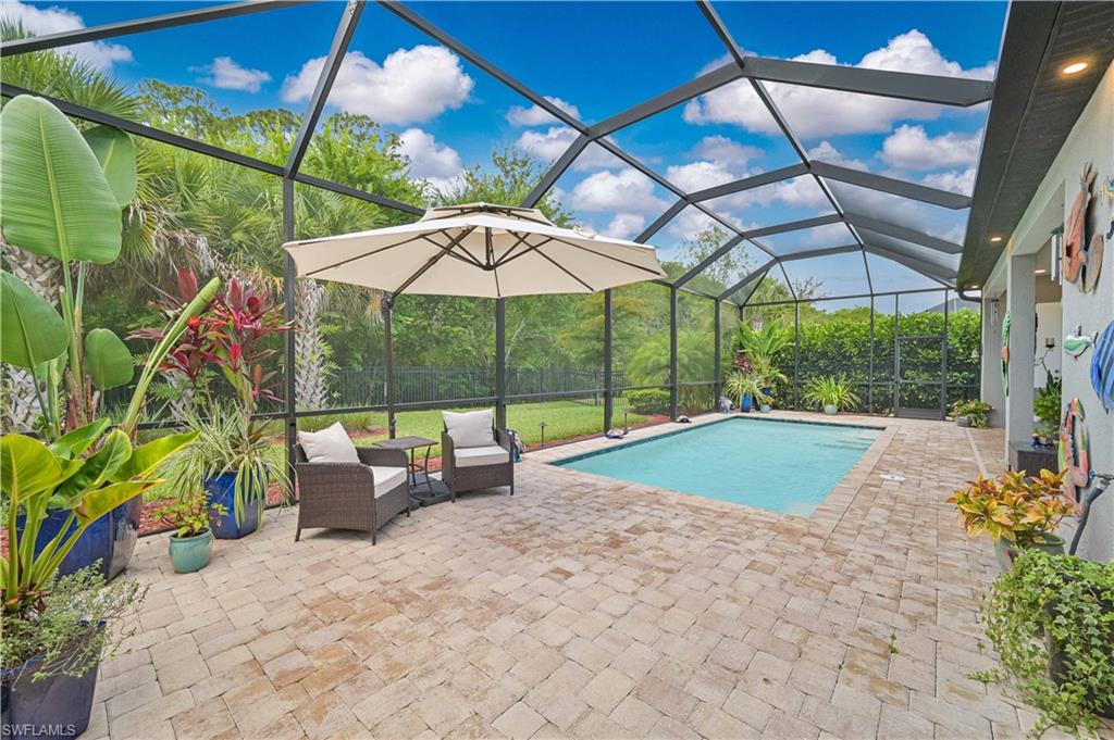 COUNTRY CLUB - Residential