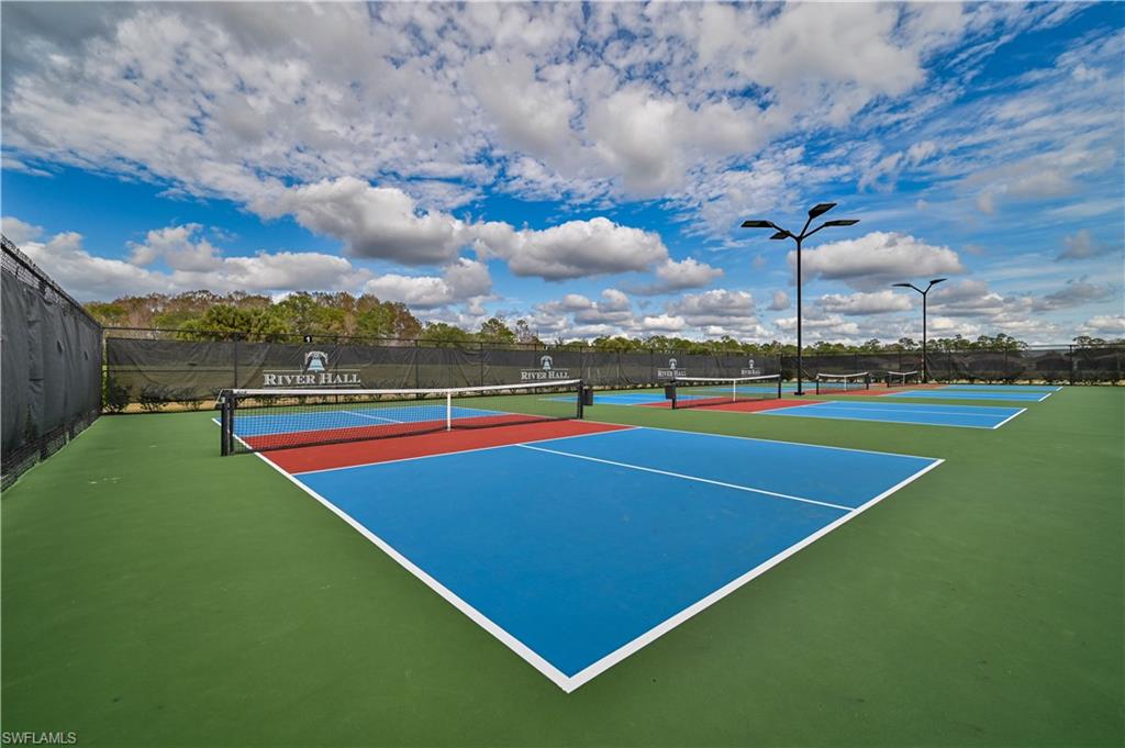 COUNTRY CLUB - Residential