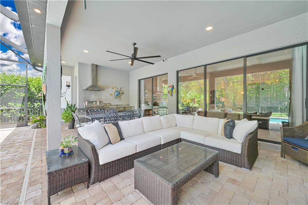 COUNTRY CLUB - Residential