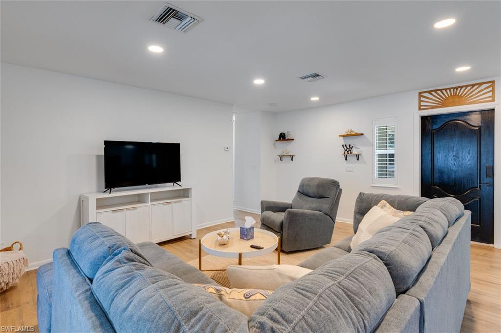 YACHT CLUB - Residential