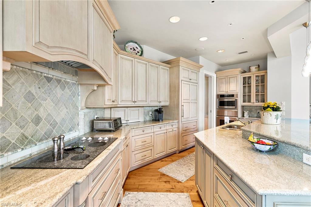 BARRINGTON AT PELICAN BAY - Residential
