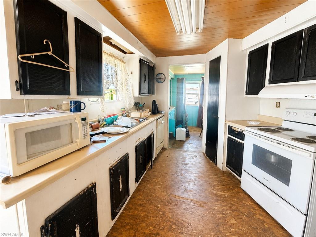 MOORE HAVEN - Residential