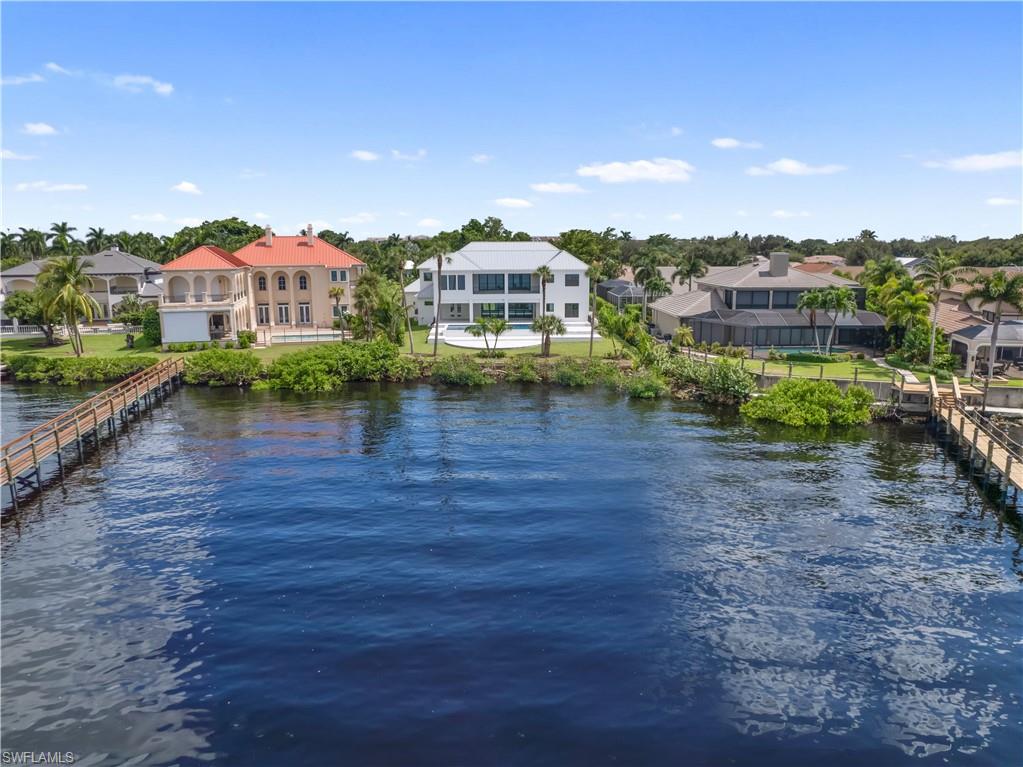 MAGNOLIA POINTE - Residential