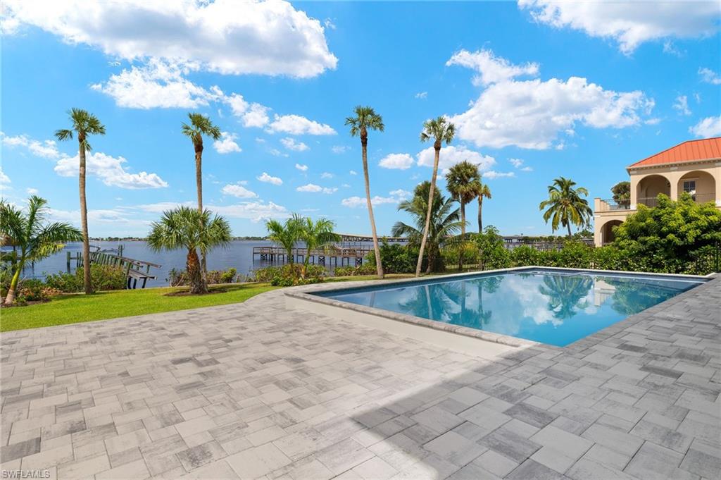 MAGNOLIA POINTE - Residential