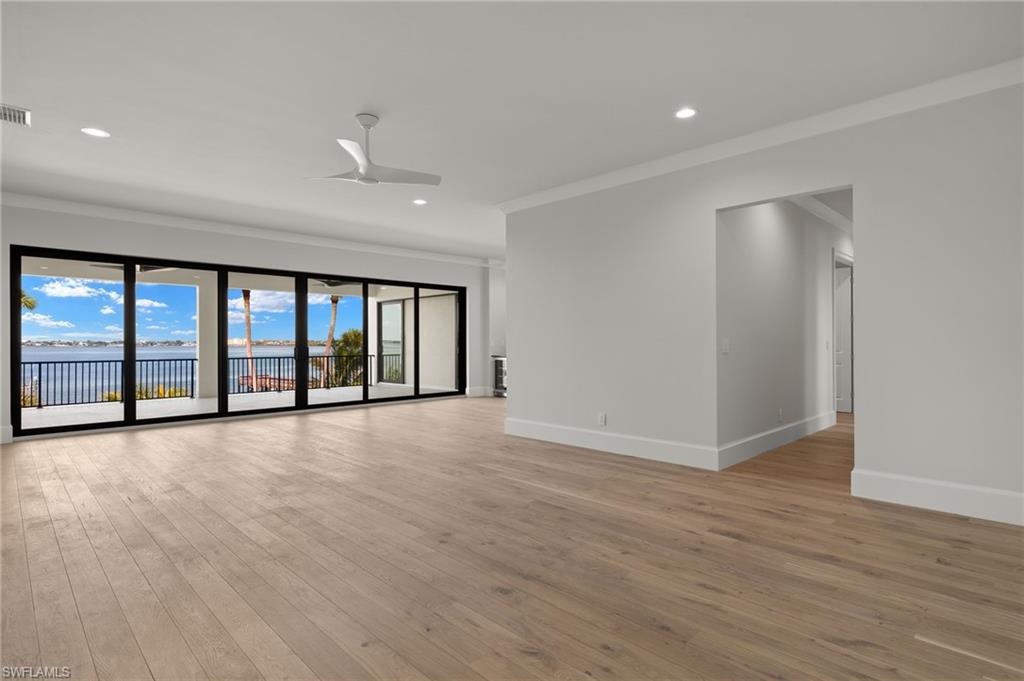 MAGNOLIA POINTE - Residential