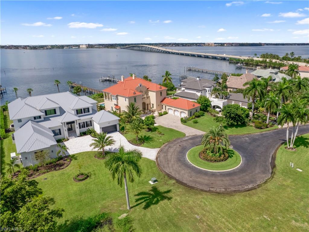 MAGNOLIA POINTE - Residential