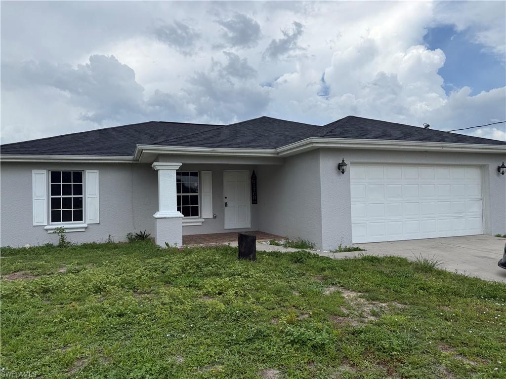 Perfect for a family.  Recently remodeled.  Three bedroom plus den and family room.  Two car garage.
All offers welcome call for an appointment