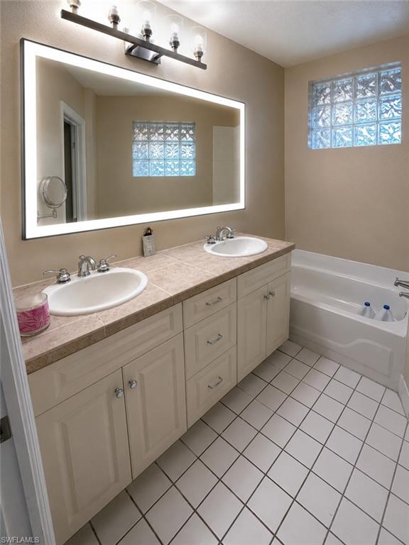 HUNTINGTON LAKES - Residential Lease