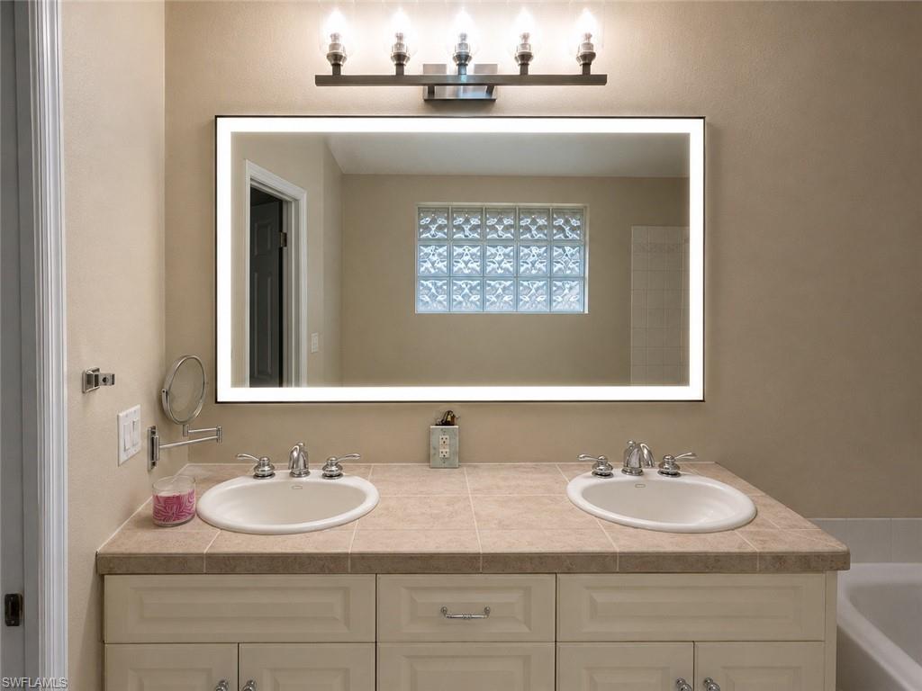 HUNTINGTON LAKES - Residential Lease