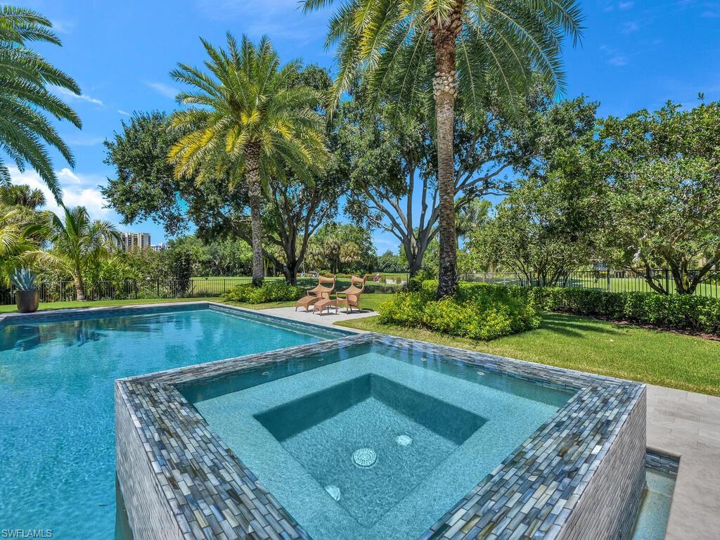 PELICAN BAY WOODS - Residential