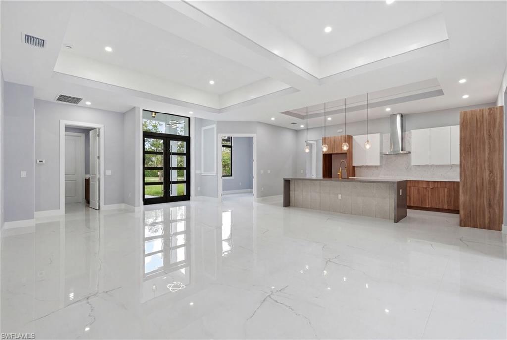 GOLDEN GATE ESTATES - Residential