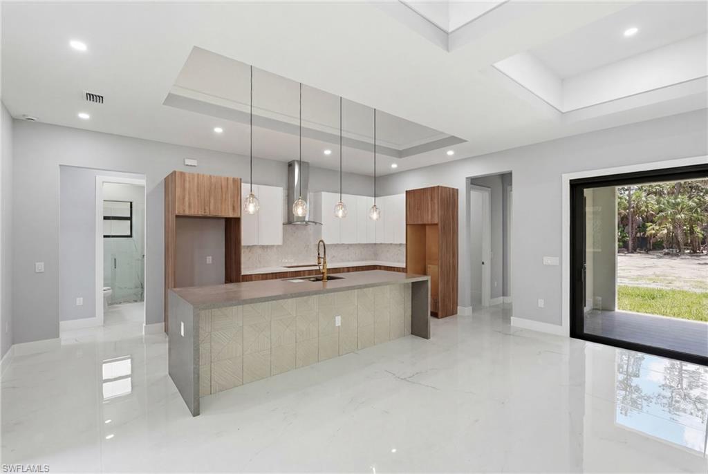GOLDEN GATE ESTATES - Residential