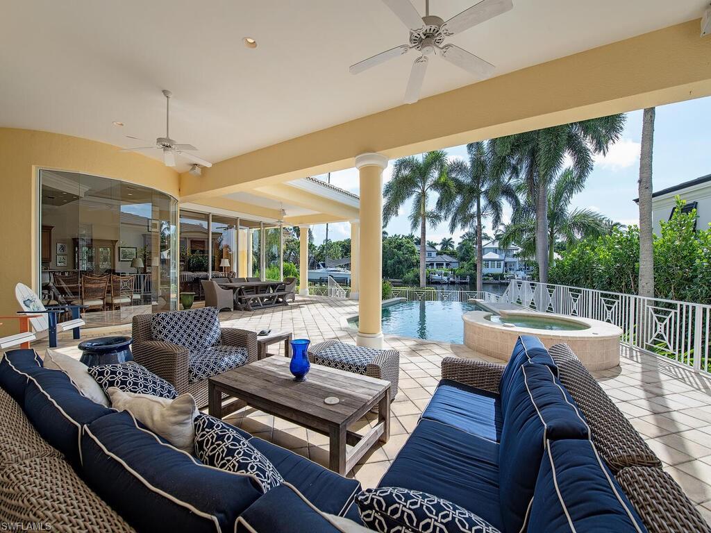AQUALANE SHORES - Residential