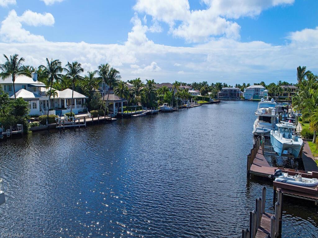 AQUALANE SHORES - Residential