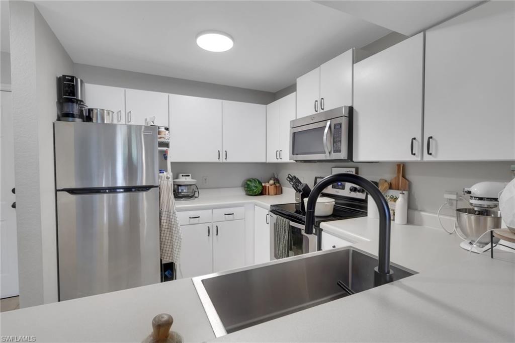 KEY ROYAL CONDOMINIUMS - Residential